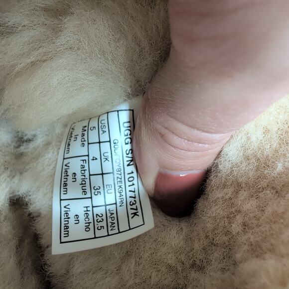 Ugg Pala Sheepskin Suede Ribbon Tie Cozy Boots Girl's Size 5 - Picture 8 of 8